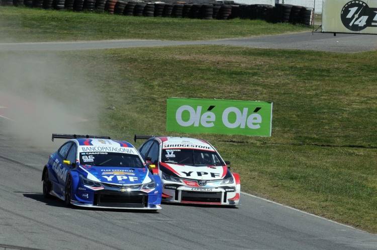AGUSTÍN CANAPINO SE QUEDÓ CON EL TRIUNFO EN UNA GRAN DEFINICIÓN DEL SÚPER TC2000 EN BUENOS AIRES