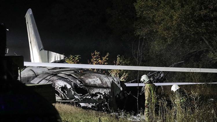 CATÁSTROFE AÉREA EN EL NORESTE DE UCRANIA, UNA VEINTENA DE MUERTOS AL ESTRELLARSE UN AVIÓN MILITAR