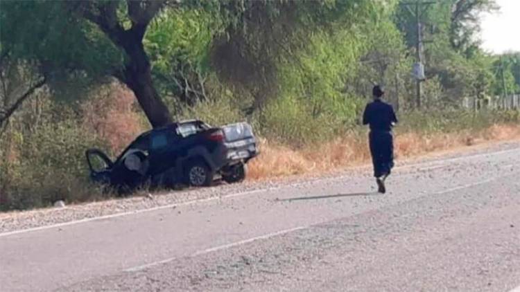 TRAGEDIA EN SALTA: UN HOMBRE MURIÓ AL ESTRELLARSE LA CAMIONETA EN LA QUE LE ENSEÑABA A MANEJAR A SU HIJA