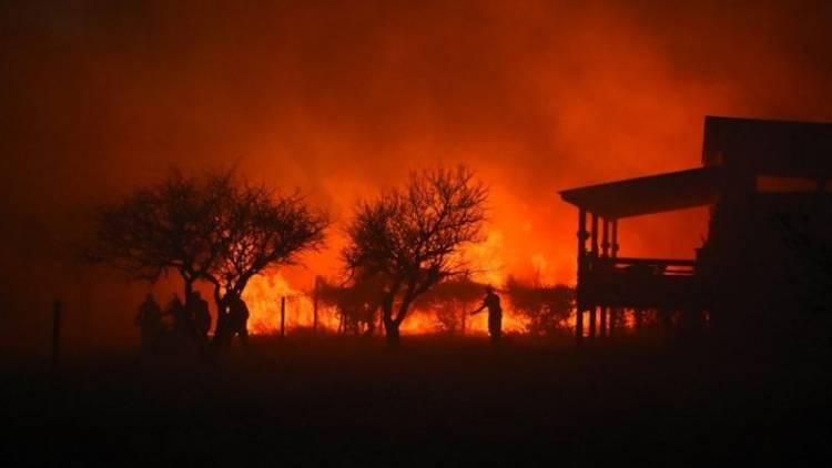 CÓRDOBA: ANTE LOS INCENDIOS FORESTALES EL GOBERNADOR MANIFESTÓ QUE  CUENTA CON APOYO DE LA NACIÓN