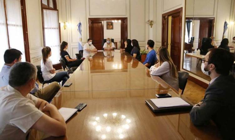 TUCUMÁN: REUNIÓN ENTRE LOS RESIDENTES DEL CENTRO DE SALUD ZENÓN J. SANTILLÁN Y LOS PRINCIPALES REFERENTES DEL MINISTERIO DE SALUD