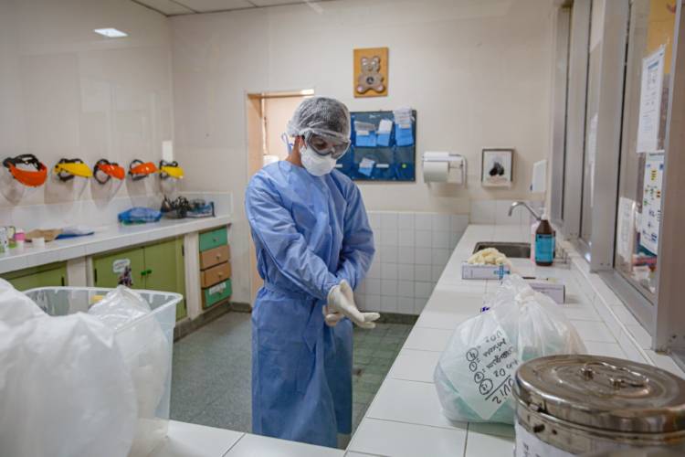 CORONAVIRUS EN ARGENTINA: SE REGISTRARON 348 MUERTES Y 10.880 NUEVOS CONTAGIOS