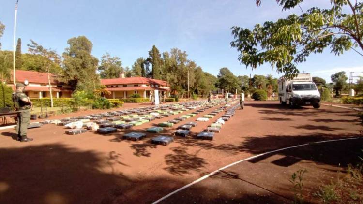EN MISIONES MÁS DE DIEZ TONELADAS DE MARIHUANA QUE ERAN LLEVADAS EN UN CAMIÓN FUERON SECUESTRADAS