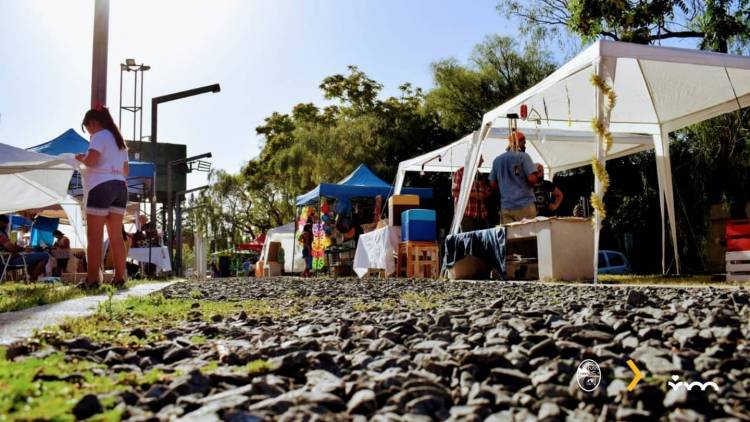 VILLA MERCEDES: EL FIN DE SEMANA HABRÁ FERIAS CON PRODUCTORES LOCALES EN LAS PLAZAS Y CINE EN “EL LAGO”