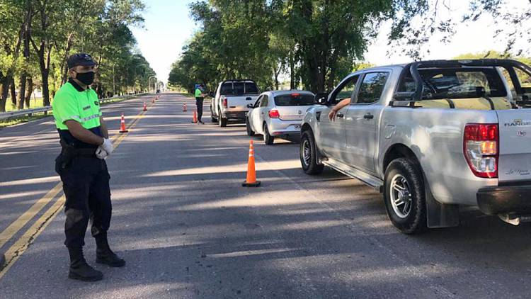 TRES PROVINCIAS ANUNCIARON RESTRICCIONES EN HORARIOS ANTE EL AUMENTO DE CASOS DE COVID