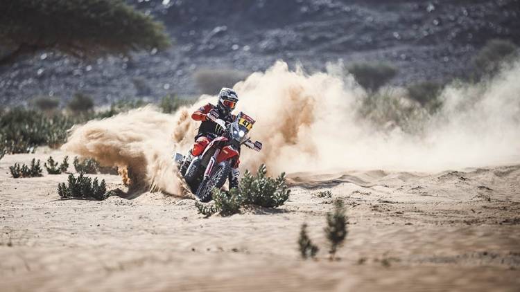 EL SALTEÑO KEVIN BENAVIDES LIDERA LA GENERAL DEL DAKAR 2021 EN MOTOS A DOS ETAPAS DEL FINAL