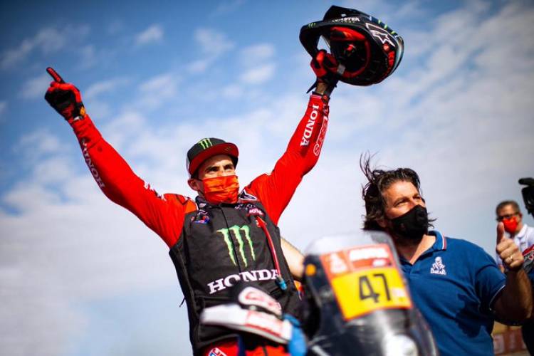 EL SALTEÑO KEVIN BENAVIDES HACE HISTORIA EN EL DAKAR, ES EL PRIMER ARGENTINO Y SUDAMERICANO EN GANAR EL RALLY EN MOTOS