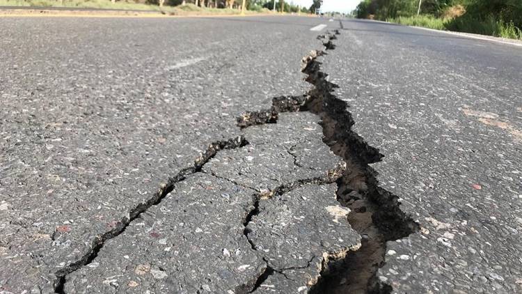 SAN JUAN: TRAS EL SISMO, CIERRAN UN TRAMO DE LA RUTA 40 POR GRIETAS DE 3 METROS DE PROFUNDIDAD