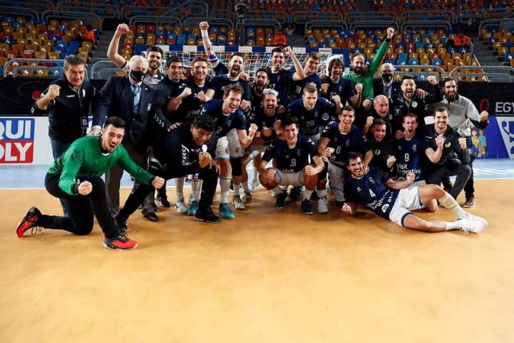 HISTÓRICO TRIUNFO DE LOS GLADIADORES EN EL MUNDIAL DE HANDBALL Y QUEDARON A UN PASO DE LOS CUARTOS DE FINAL