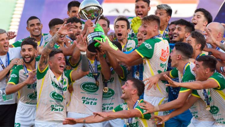 DEFENSA Y JUSTICIA SE CORONÓ POR PRIMERA VEZ CAMPEÓN DE LA SUDAMERICANA