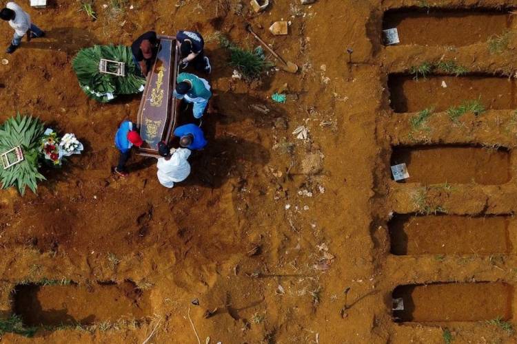 POR PRIMERA VEZ BRASIL SUPERÓ LOS 3.000 MUERTOS DIARIOS POR CORONAVIRUS