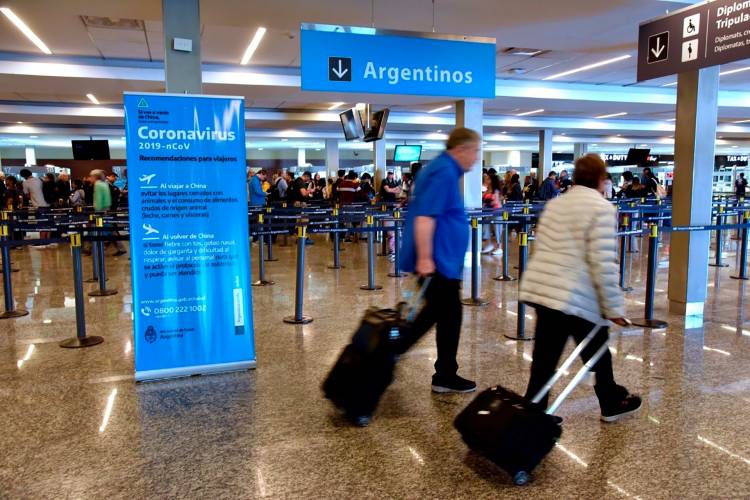 CORONAVIRUS EN ARGENTINA: DESDE EL SÁBADO SE SUSPENDEN LOS VUELOS PROVENIENTES DE BRASIL, CHILE Y MÉXICO