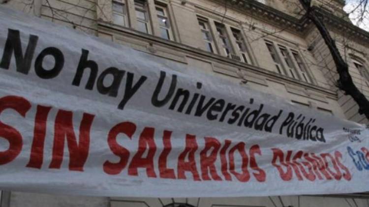 DOCENTES DE UNIVERSIDADES NACIONALES PARAN POR 48 HORAS EN RECLAMO DE MEJORAS SALARIALES