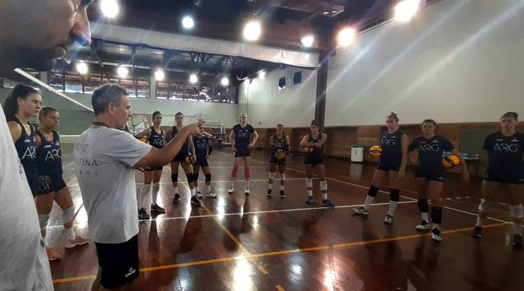 RETORNAN LAS PANTERAS AL CENARD CON 14 JUGADORAS, LAS PRIMERAS CONVOCADAS DE LA SELECCIÓN ARGENTINA DE VOLEIBOL FEMENINO