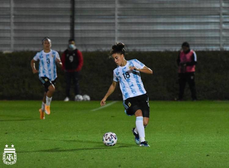 LA SELECCIÓN FEMENINA DE FÚTBOL EMPATÓ CON VENEZUELA, FUE DEBUT DE MARTINA DEL TRECCO