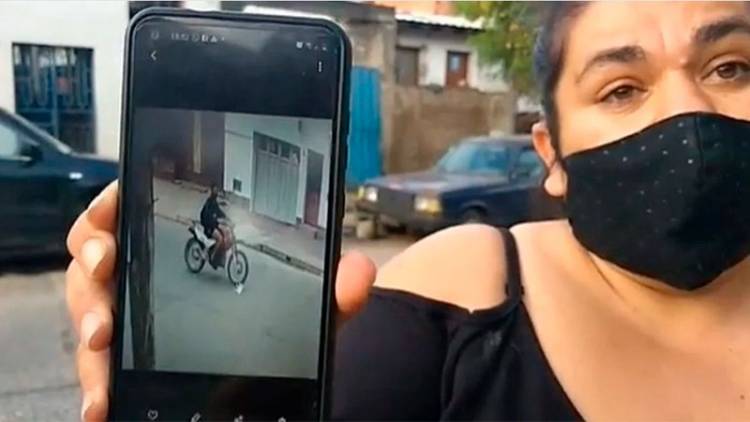 UN JOVEN ATROPELLÓ EN SALTA CON SU MOTO A UNA NENA DE 3 AÑOS, LA PATEÓ PARA DESENGANCHARLA Y HUYÓ, JUEZ LO DEJÓ LIBRE