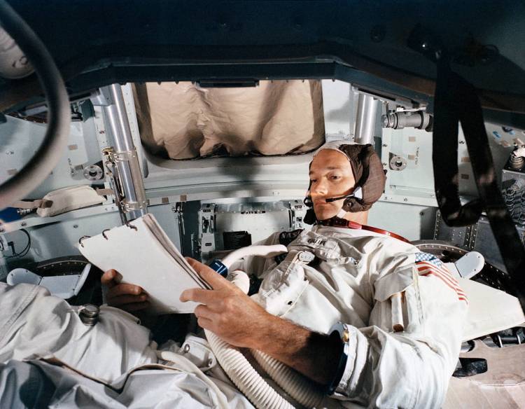FALLECIÓ MICHAEL COLLINS, EL ÚNICO ASTRONAUTA DEL APOLO 11 QUE NO PISÓ LA LUNA