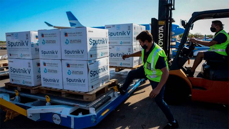 ARRIBÓ ESTE VIERNES A EZEIZA UN NUEVO VUELO DE AEROLÍNEAS CON 765.545 MIL DOSIS DE LA SPUTNIK V DESDE MOSCÚ