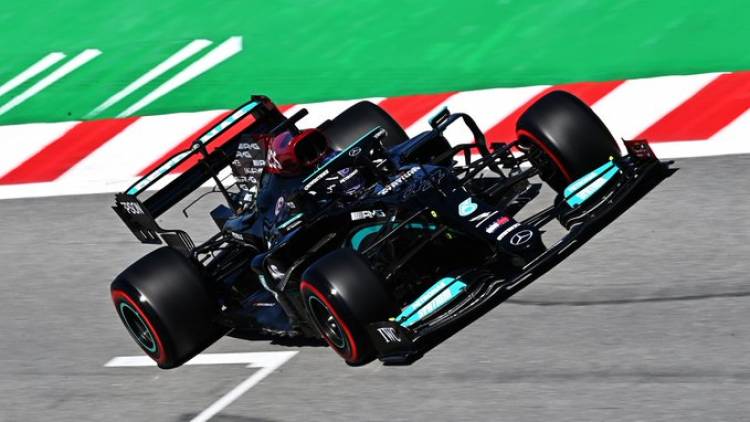 EN DUELO DE ESTRATEGIAS LEWIS HAMILTON LE GANÓ A VERSTAPPEN Y SE LLEVÓ LA VICTORIA EN EL GRAN PREMIO DE ESPAÑA DE FÓRMULA 1