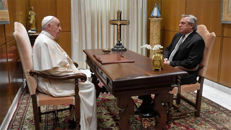 EL PRESIDENTE FERNÁNDEZ SE REUNIÓ EN EL VATICANO CON EL PAPA FRANCISCO