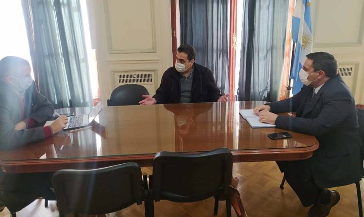 TUCUMÁN: EL DR. LUIS MEDINA RUIZ SE REUNIÓ CON LAS AUTORIDADES DE FISCALIZACIÓN SANITARIA