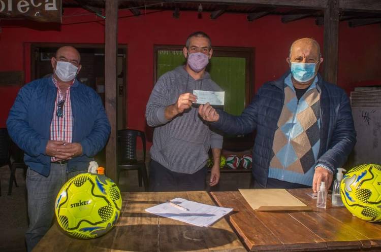 BUENOS AIRES: EL MUNICIPIO DE MAR CHIQUITA OTORGÓ UNA AYUDA ECONÓMICA A FOMENTO DE MAR DE COBO