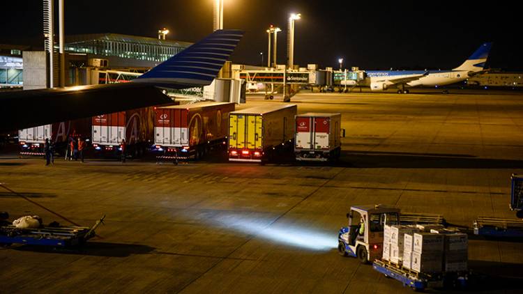 ESTA MADRUGADA PARTIÓ UN NUEVO VUELO DE AEROLÍNEAS A RUSIA PARA BUSCAR MÁS VACUNAS SPUTNIK V