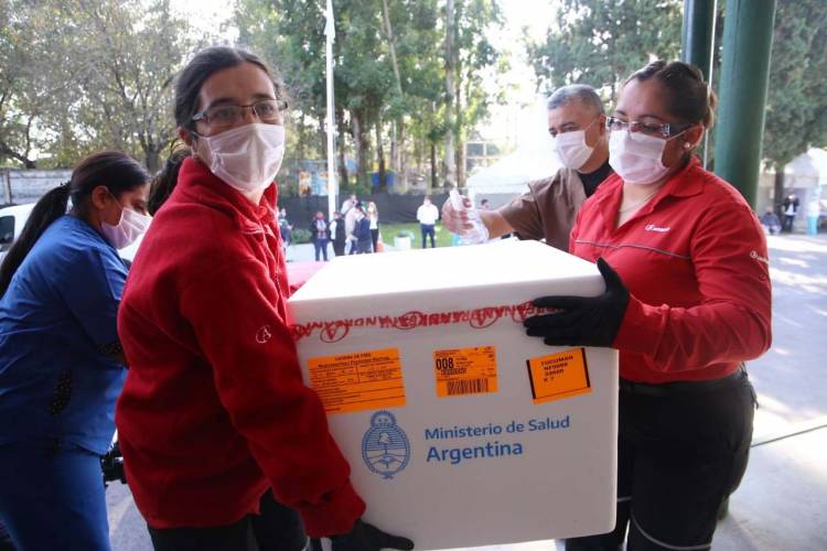 TUCUMÁN: LA PROVINCIA RECIBIÓ MÁS DOSIS Y CONTINÚA LA INMUNIZACIÓN CONTRA EL CORONAVIRUS