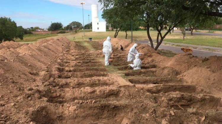 IMPACTANTES IMÁGENES: "DESEO NO TENER QUE ABRIR MÁS TUMBAS", DIJO DIRECTORA DE CEMENTERIO DE CÓRDOBA