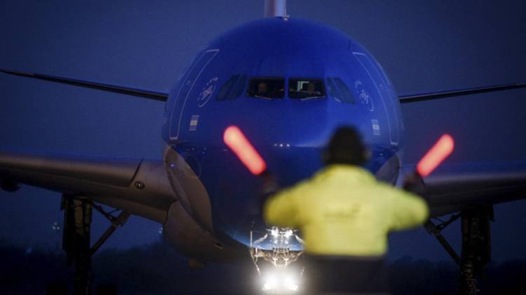EN LA MADRUGADA DE ESTE DOMINGO PARTIÓ UN NUEVO VUELO RUMBO A MOSCÚ PARA TRAER MÁS VACUNAS