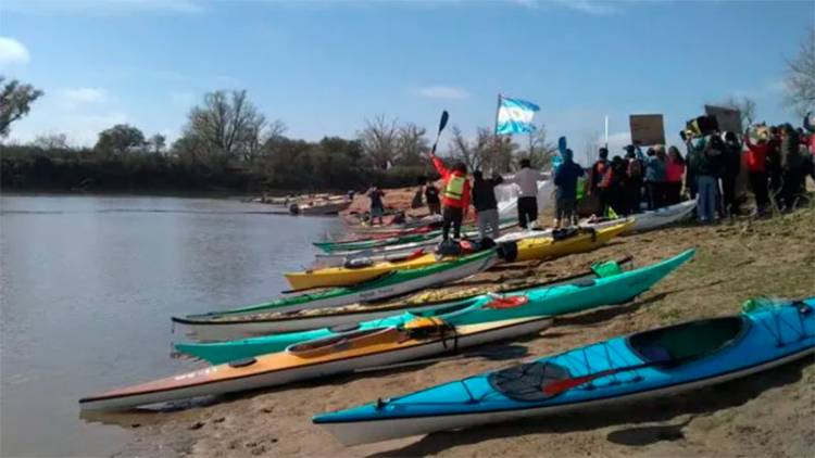 LA CARAVANA EN KAYAK POR LA LEY DE HUMEDALES AVANZA RUMBO AL CONGRESO, DONDE LLEGARÍAN EL PROXIMO MIÉRCOLES