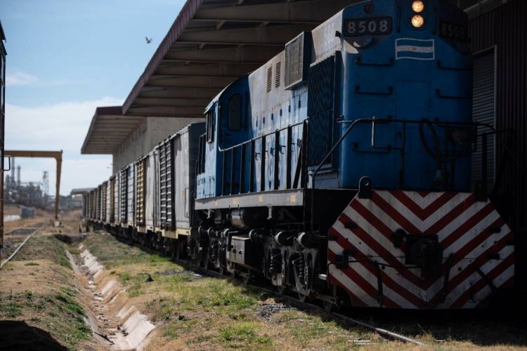 SAN LUIS REACTIVÓ EL TRANSPORTE FERROVIARIO DE CARGAS CON BUENOS AIRES, PARTIÓ DESDE VILLA MERCEDES EL PRIMER TREN LUEGO DE 8 AÑOS