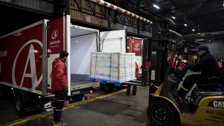 LLEGARON 570.000 DOSIS DE VACUNAS SINOPHARM 