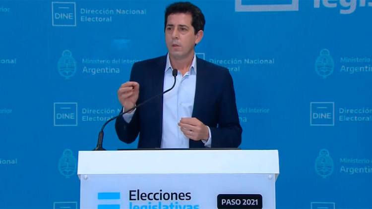 TRAS LOS RESULTADOS DEL DOMINGO, EL MINISTRO DE PEDRO Y OTROS FUNCIONARIOS PUSIERON SU RENUNCIA A DISPOSICIÓN