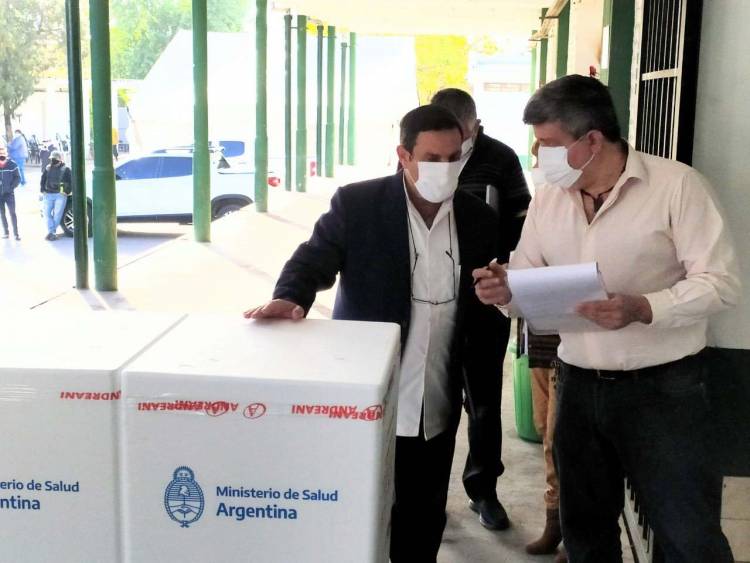 TUCUMÁN: 69.300 DOSIS DE VACUNAS CONTRA EL COVID LLEGARON A LA PROVINCIA