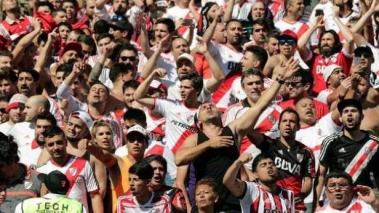 VUELTA DEL PÚBLICO A LAS CANCHAS: LOS MAYORES DE 18 AÑOS DEBERÁN TENER AL MENOS UNA DOSIS CONTRA EL COVID PARA INGRESAR