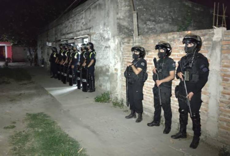 TUCUMÁN: INTENSO OPERATIVO CON VARIOS ALLANAMIENTOS BUSCANDO A REJAS, CONDENADO POR LOS CRÍMENES DE MILAGROS Y BENICIO
