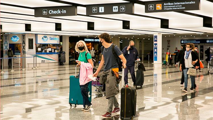 CON ESQUEMA DE VACUNACIÓN COMPLETO LOS TURISTAS EXTRANJEROS PODRÁN INGRESAR AL PAÍS