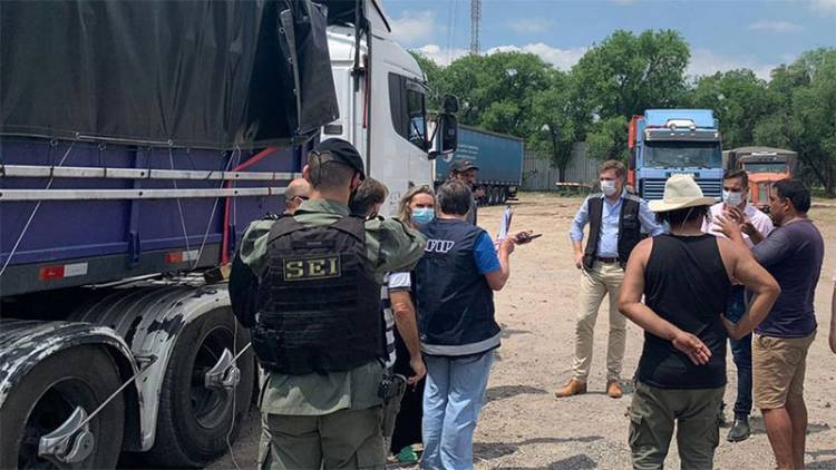 EN PUERTO BONAERENSE DE CAMPANA LA AFIP REALIZÓ UN DECOMISO RÉCORD DE MÁS DE 8.100 TONELADAS DE MAÍZ