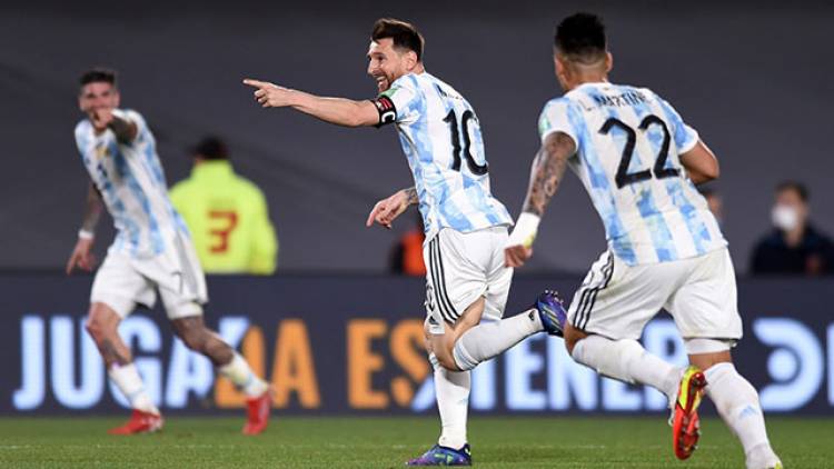 ELIMINATORIAS SUDAMERICANAS: ARGENTINA VISITA A URUGUAY CON LIONEL MESSI DE ARRANQUE