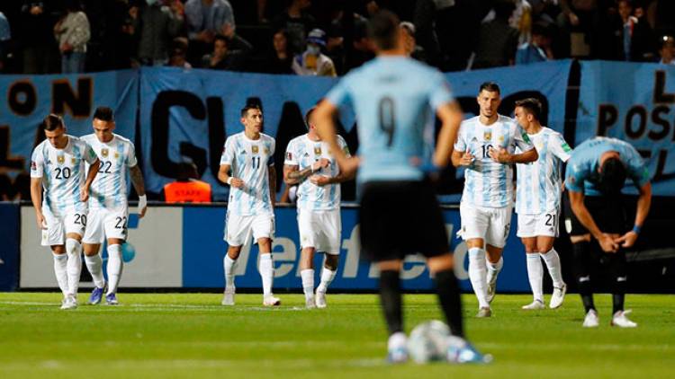 LA SELECCIÓN ARGENTINA VENCIÓ 1-0 A URUGUAY Y QUEDÓ A UN PASO DEL MUNDIAL DE QATAR