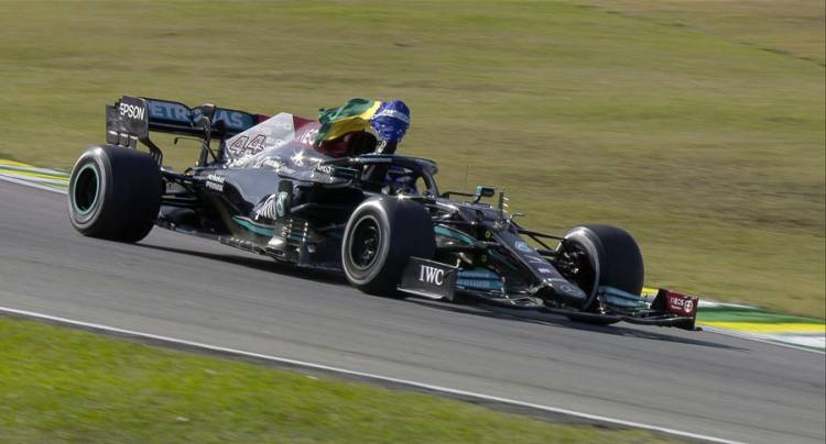 FÓRMULA 1: HAMILTON LARGÓ DÉCIMO, FUE IMPARABLE Y GANÓ EN BRASIL