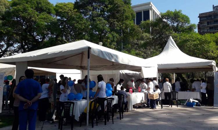 TUCUMÁN: LA CAMPAÑA 100.000 CORAZONES SE REALIZA EN LA PLAZA URQUIZA