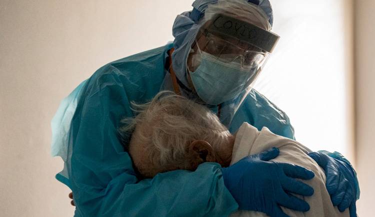 RÉCORD DE CONTAGIOS DE CORONAVIRUS EN ARGENTINA: EN LAS ÚLTIMAS 24 HORAS SE REGISTRARON 42.032 NUEVOS CASOS