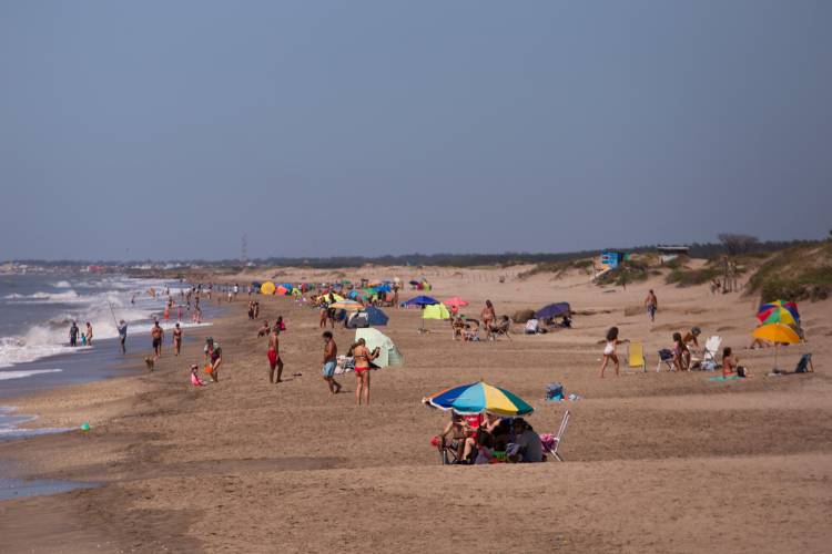 EN EL INICIO DEL 2022 LOS TURISTAS ELIGIERON LAS PLAYAS DEL PARTIDO DE MAR CHIQUITA PARA VERANEAR