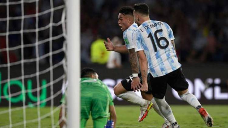 EN CÓRDOBA LA SELECCIÓN ARGENTINA DERROTÓ A COLOMBIA, SIGUE A PASO FIRME Y ESTIRÓ SU INVICTO