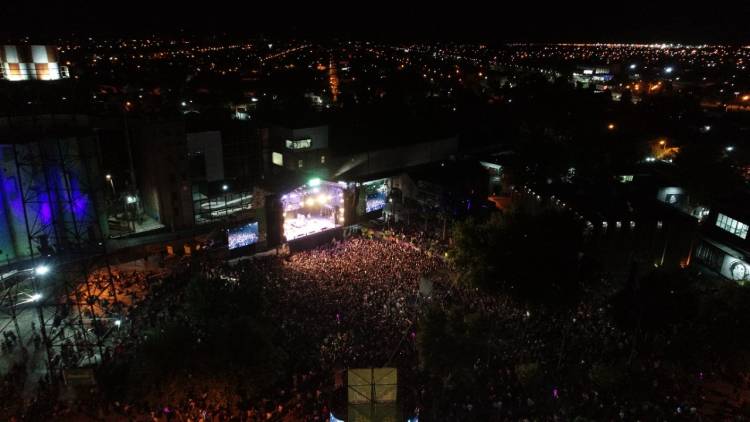 CON SU CUARTA NOCHE COLMADA DE PÚBLICO, FINALIZÓ EN VILLA MERCEDES LA TERCERA EDICIÓN DE ROCK EN LA CASA