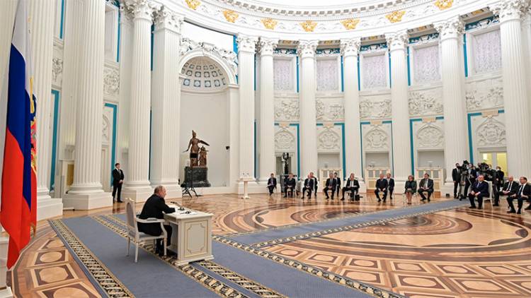 EN MEDIO DEL CONFLICTO, RUSIA RECONOCIÓ LA INDEPENDENCIA DE REGIONES SEPARATISTAS DE UCRANIA