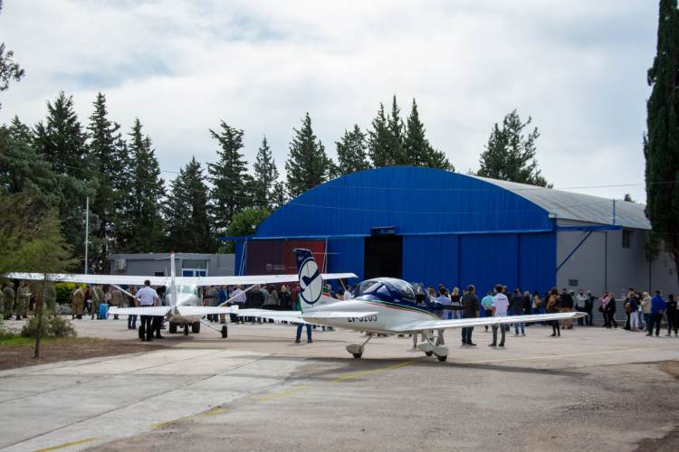 SAN LUIS: EL GOBERNADOR INAUGURÓ LA NUEVA ESCUELA DE PILOTOS EN LA CIUDAD DE SAN LUIS