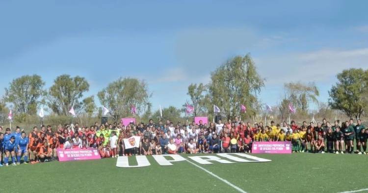 HISTÓRICA JORNADA PARA EL FUTBOL FEMENINO DE VILLA MERCEDES